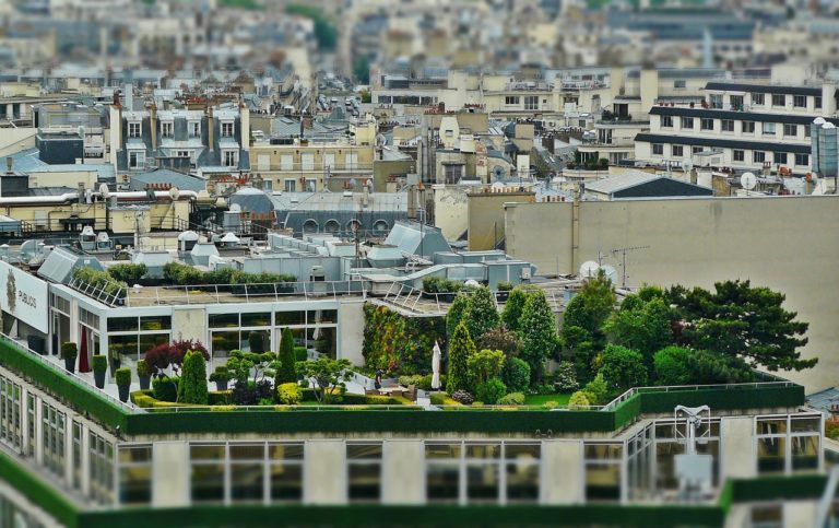 Dachterrasse gestalten: Urbane Oasen mit modernem Design