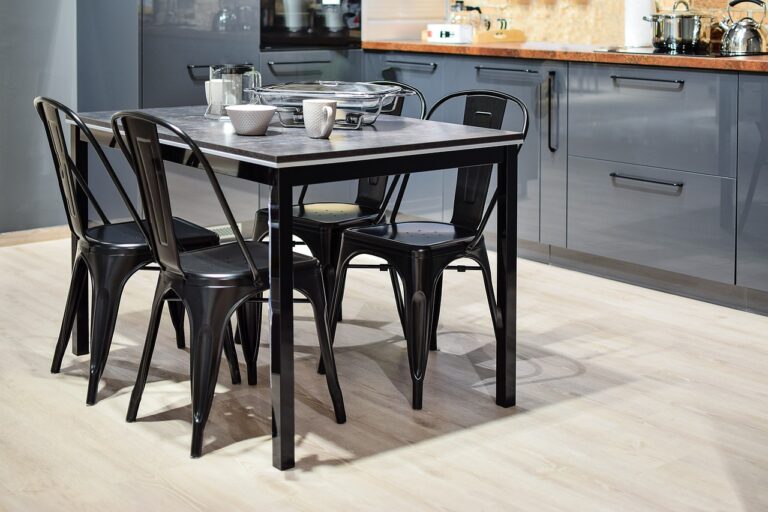 <strong>Küchentische für kleine Räume: Maximiere deinen Platz ohne Kompromisse beim Stil</strong>